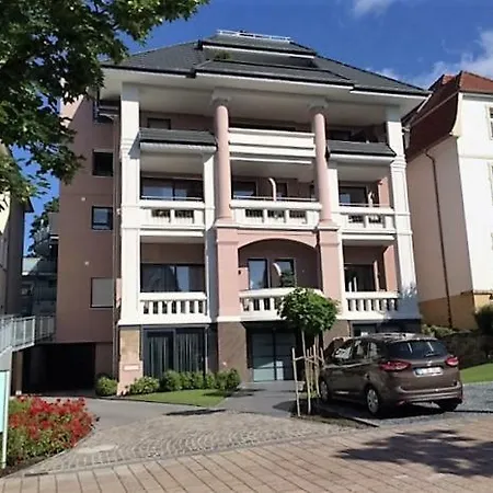 Kurhausresidenz Бад-Зальцуфлен